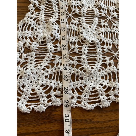 White crocheted table dresser scarf - Picture 4 of 5